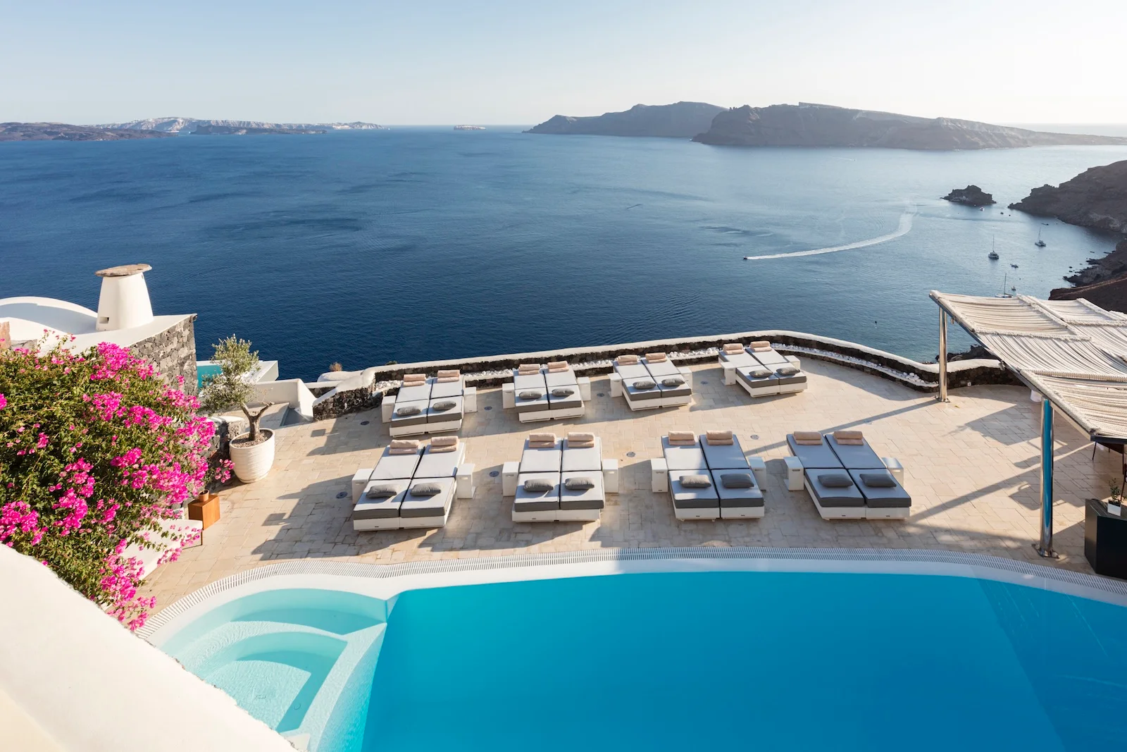 Canaves Oia Suites auf Santorini Hauptpool, a SLH Hotel