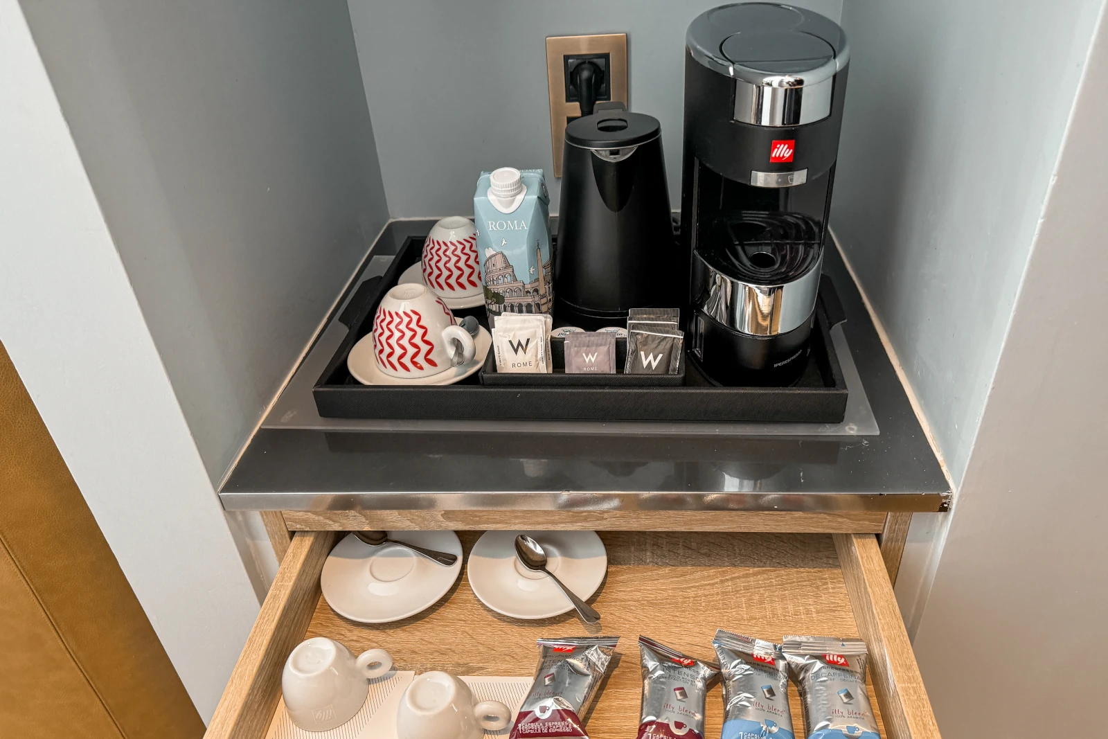 Kaffee- und Teezubereiter Studio Suite W Rome