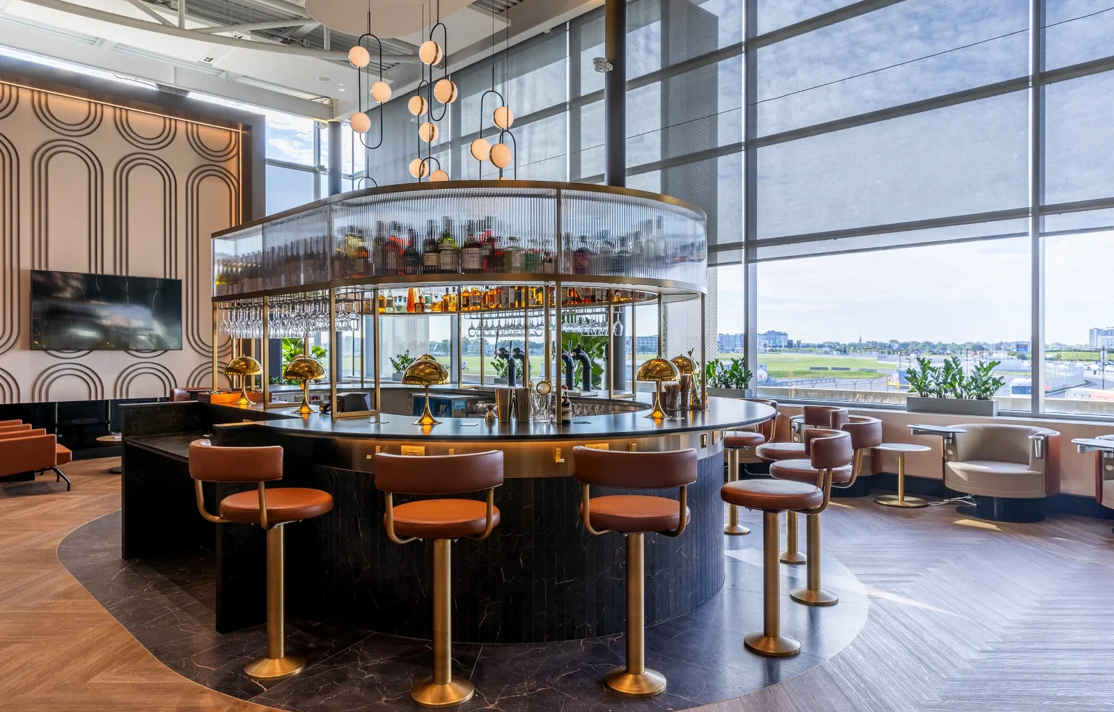 Bar in der Aspire Executive Lounges und American Express Lounge Montreal