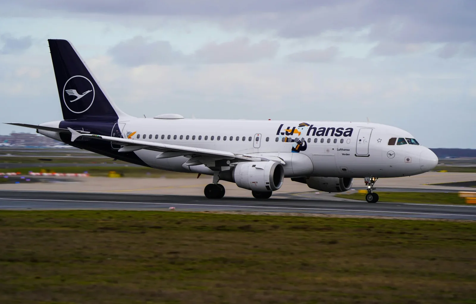 Lufthansa Flugzeug Airbus A320 Miles & More Marriott Bonvoy Partnerschaft
