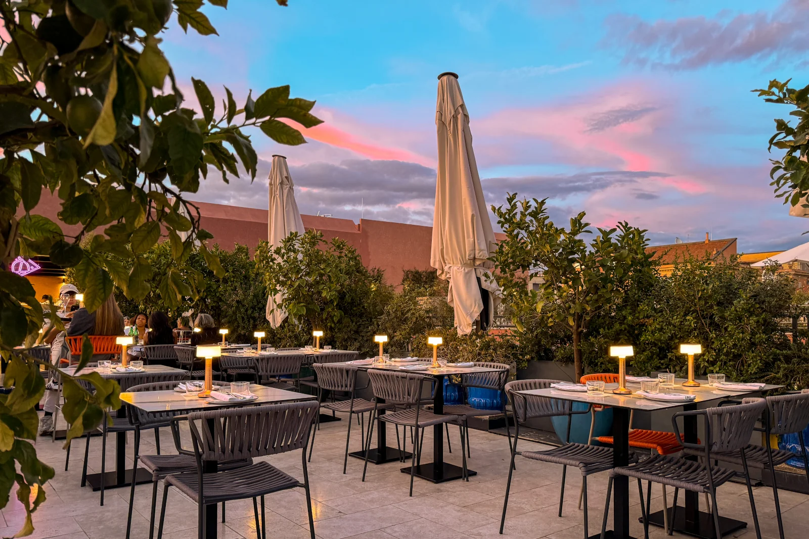 Seu Pizza Con Vista Rooftop Restaurant Vibe