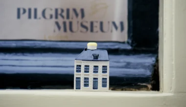 KLM Delfter Blau Miniaturhaus Nummer 106 - Die Villa Rameau, heute Sitz des Leiden American Pilgrim Museum