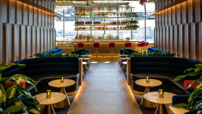 Bar der neuen British Airways Lounge am Flughafen von Miami