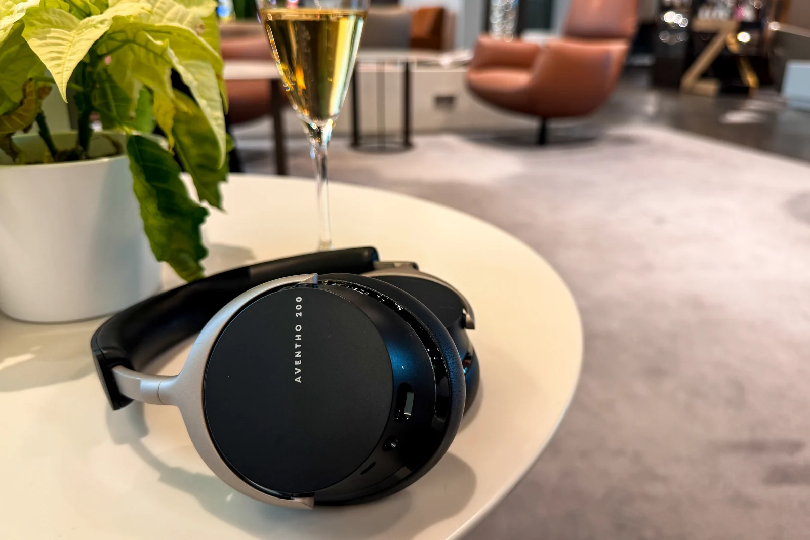 Beyerdynamic Aventho 200 Kopfhörer von der Seite