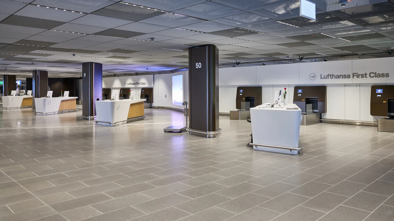 Lufthansa Premium Check-in Bereich Flughafen Frankfurt Terminal 1