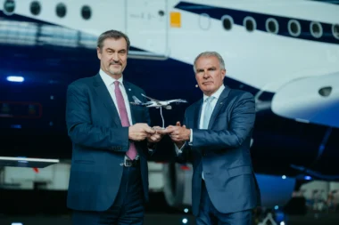 Markus Söder und Carsten Spohr anlässlich der 100 Jahr Feier in München