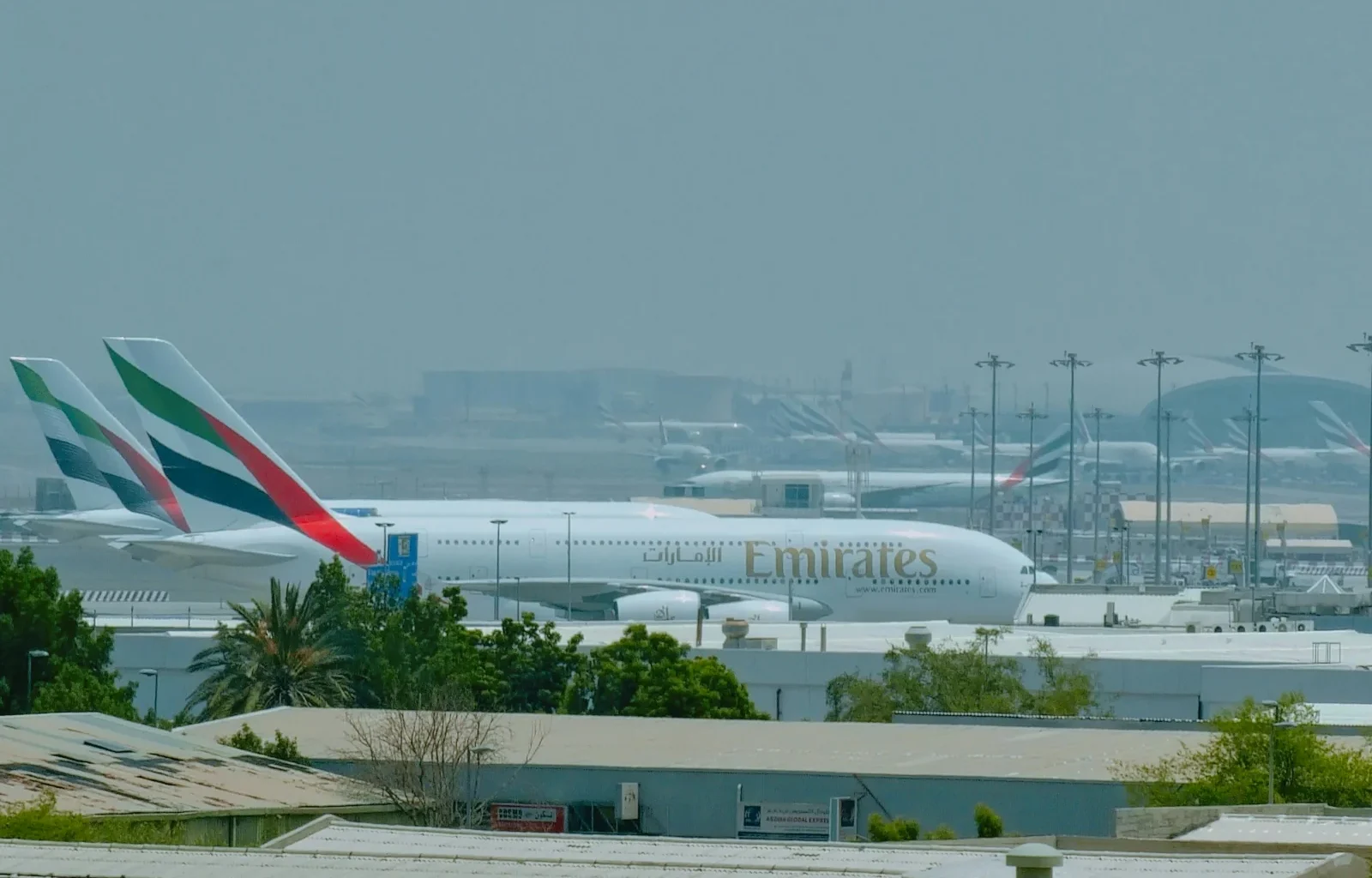 Nach Angriffen auf Iran und Nachbarländer kommt es im Nahen Osten zu Flugausfällen aufgrund Luftraumsperrungen