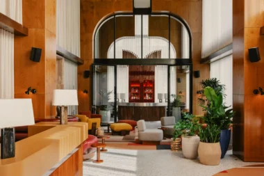 The Standard Brussels gehört zu den neuen Hotels, in denen World of Hyatt Mitglieder zusätzlich 500 Punkte erhalten